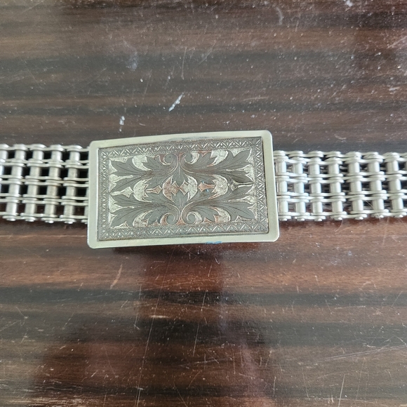 Intricately Designed Silver Belt - Picture 7 of 8